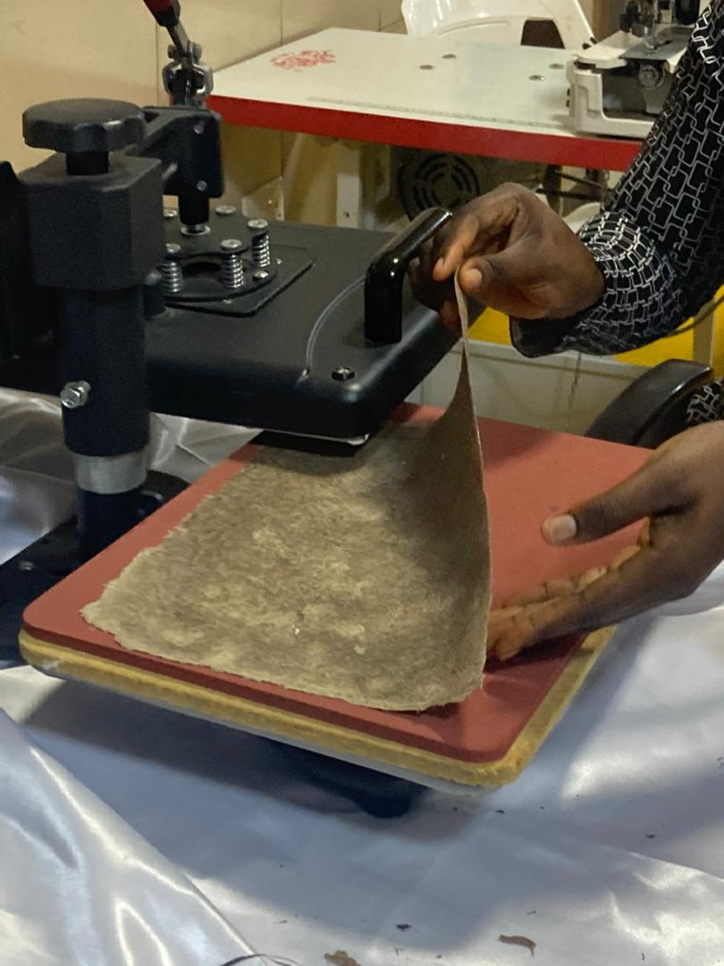 NaturePacks process detail during fibre sheet development